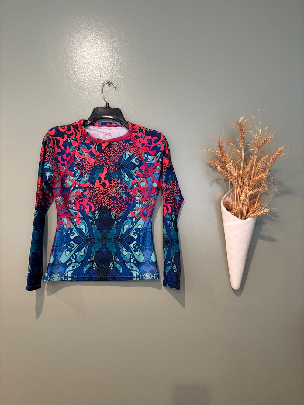 Dakine Women’s Medium Rash Guard Pink Blue Teal